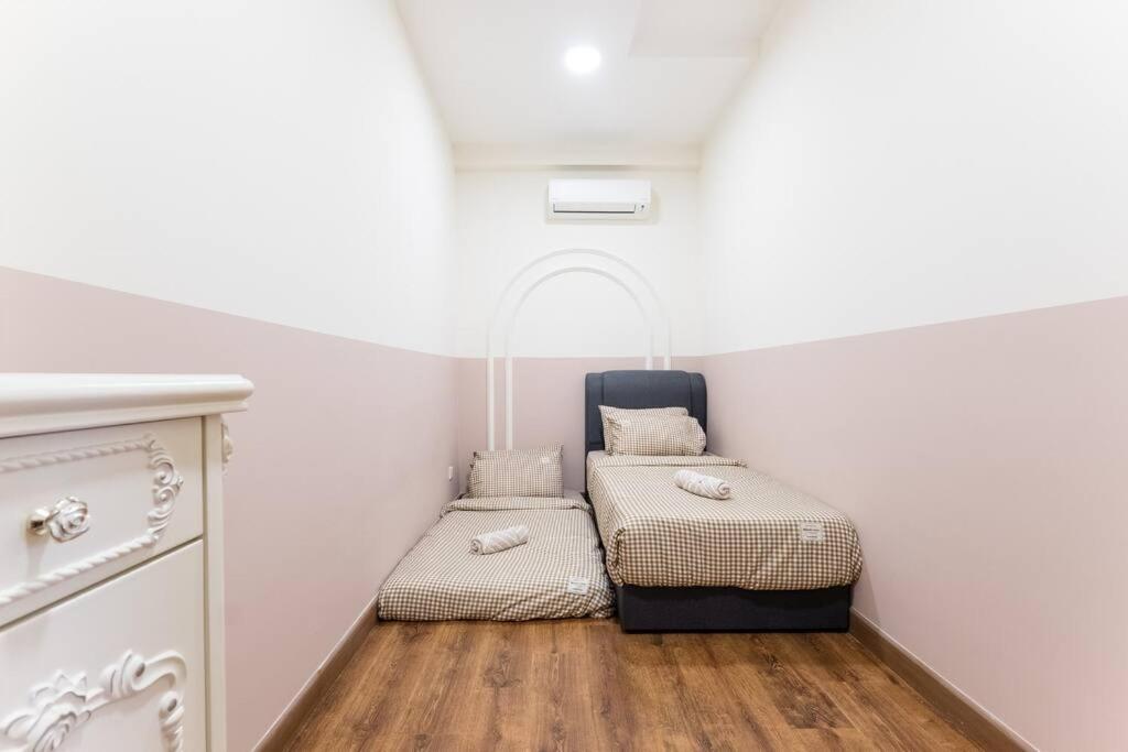 Arte Mont Kiara Duplex 4 Pax Jacuzzi Appartement Kuala Lumpur Buitenkant foto